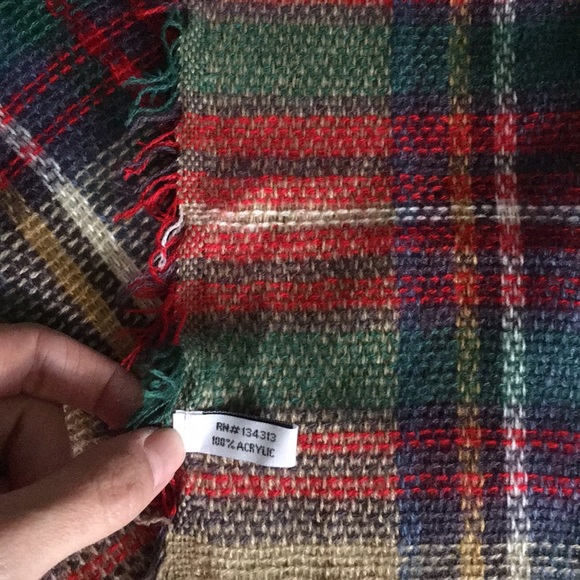 🖤HOST PICK🖤Classic plaid blanket scarf wrap - Picture 5 of 5